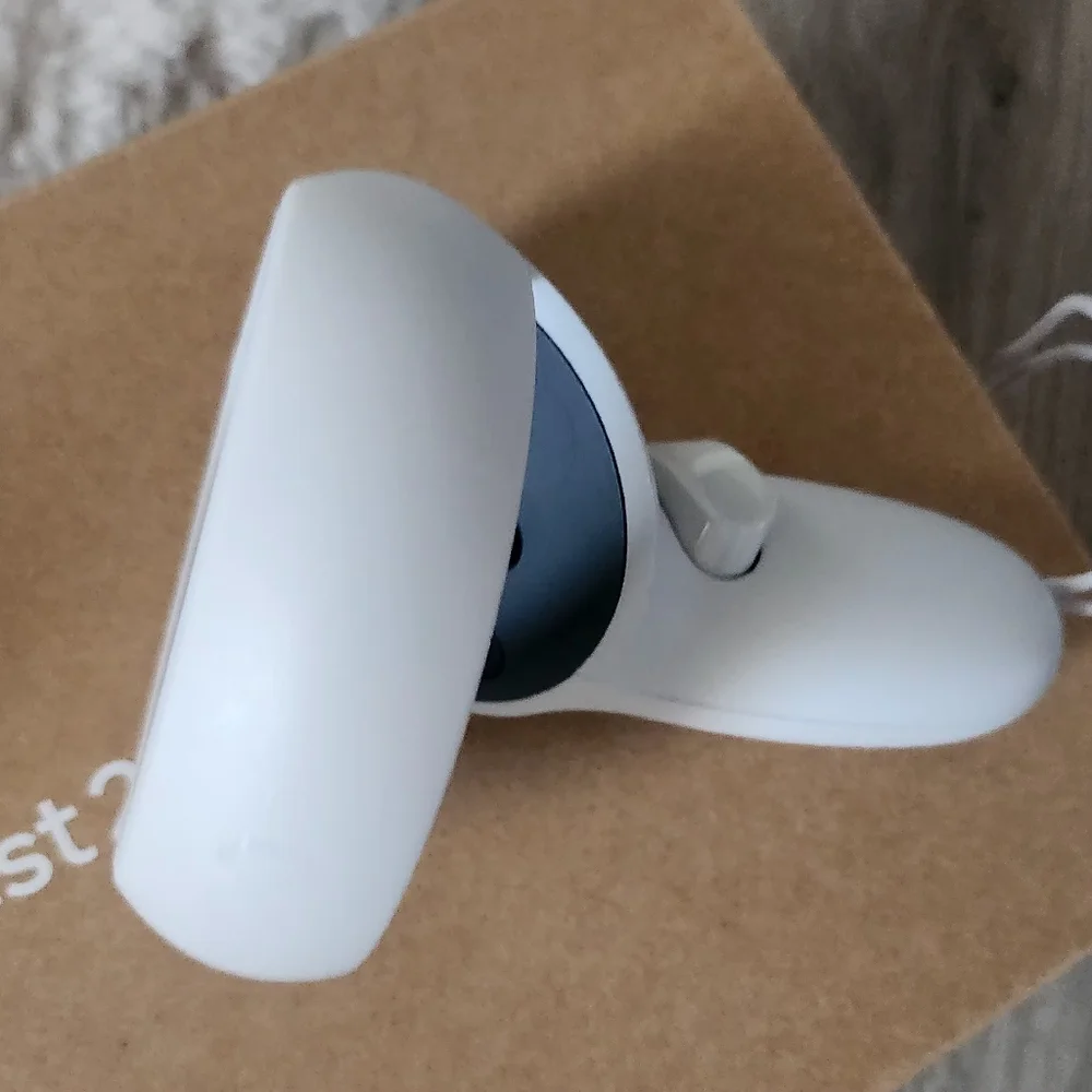 VR Headset with Controllers - White